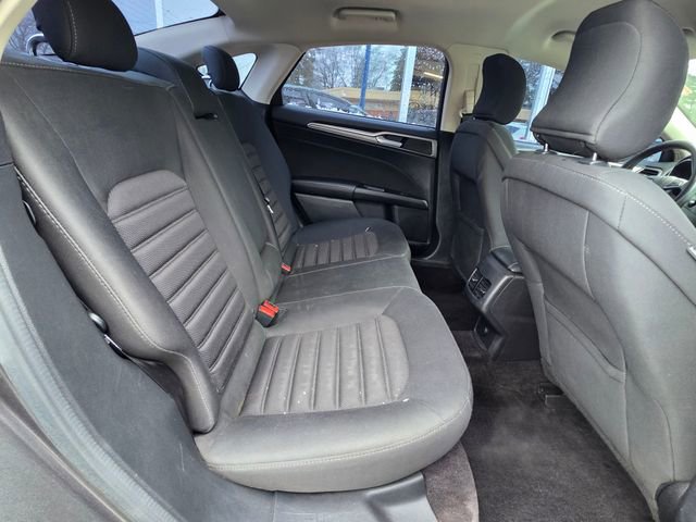 Used 2017 Ford Fusion SE w/ Fusion SE Technology Package FWD image 14