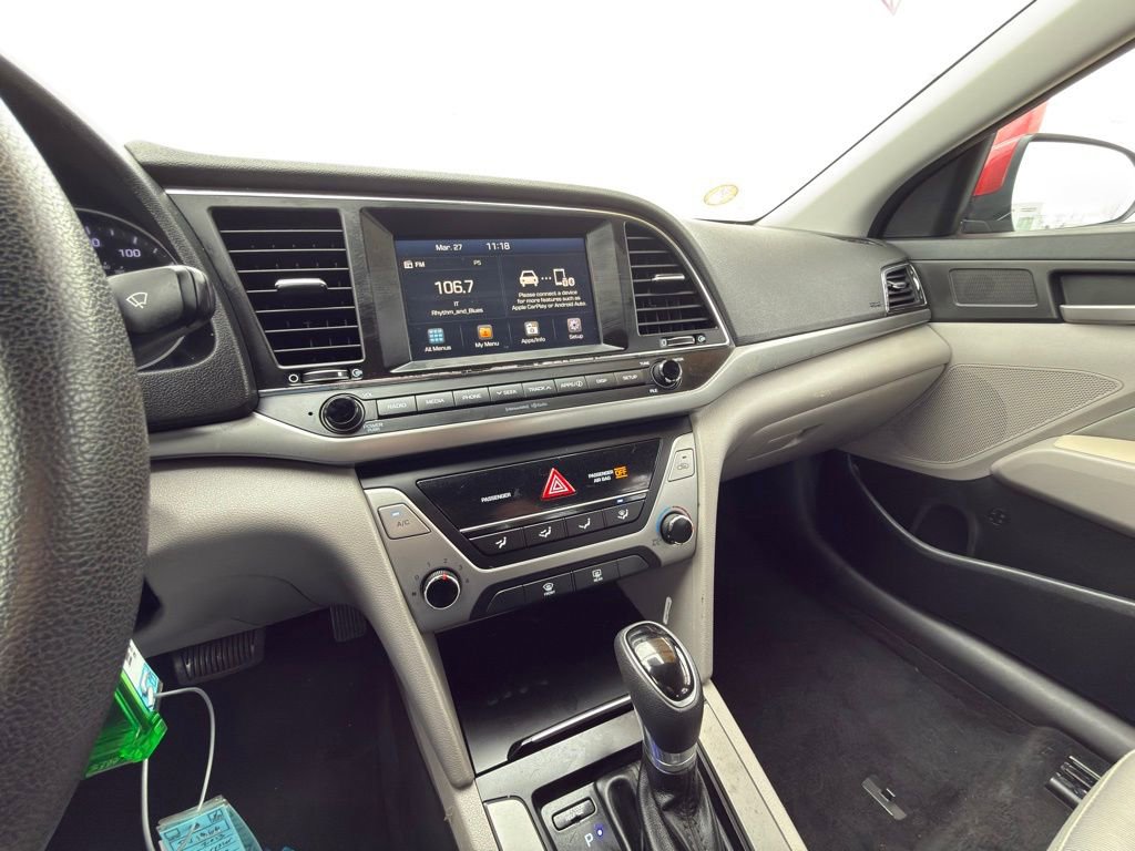 Used 2017 Hyundai Elantra SE image 15