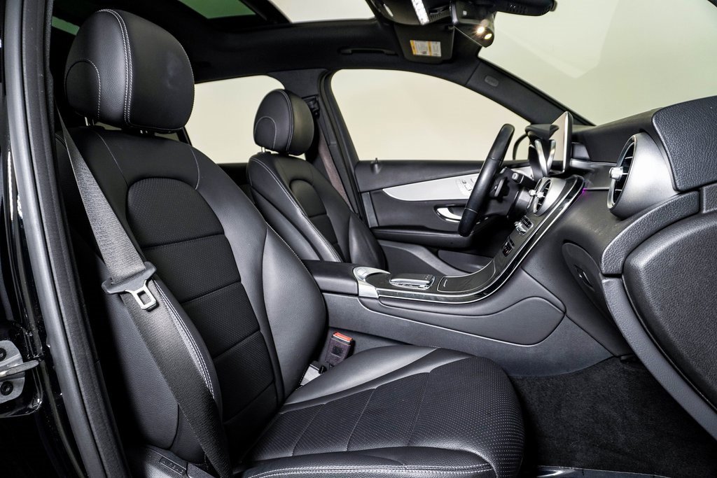 Used 2021 Mercedes-Benz GLC 300 GLC 300 image 15