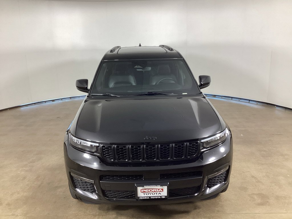 Used 2024 Jeep Grand Cherokee L Limited w/ Black Appearance Package AWD/4WD image 2