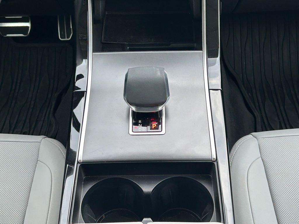 Used 2025 Land Rover Range Rover Velar Dynamic SE image 22