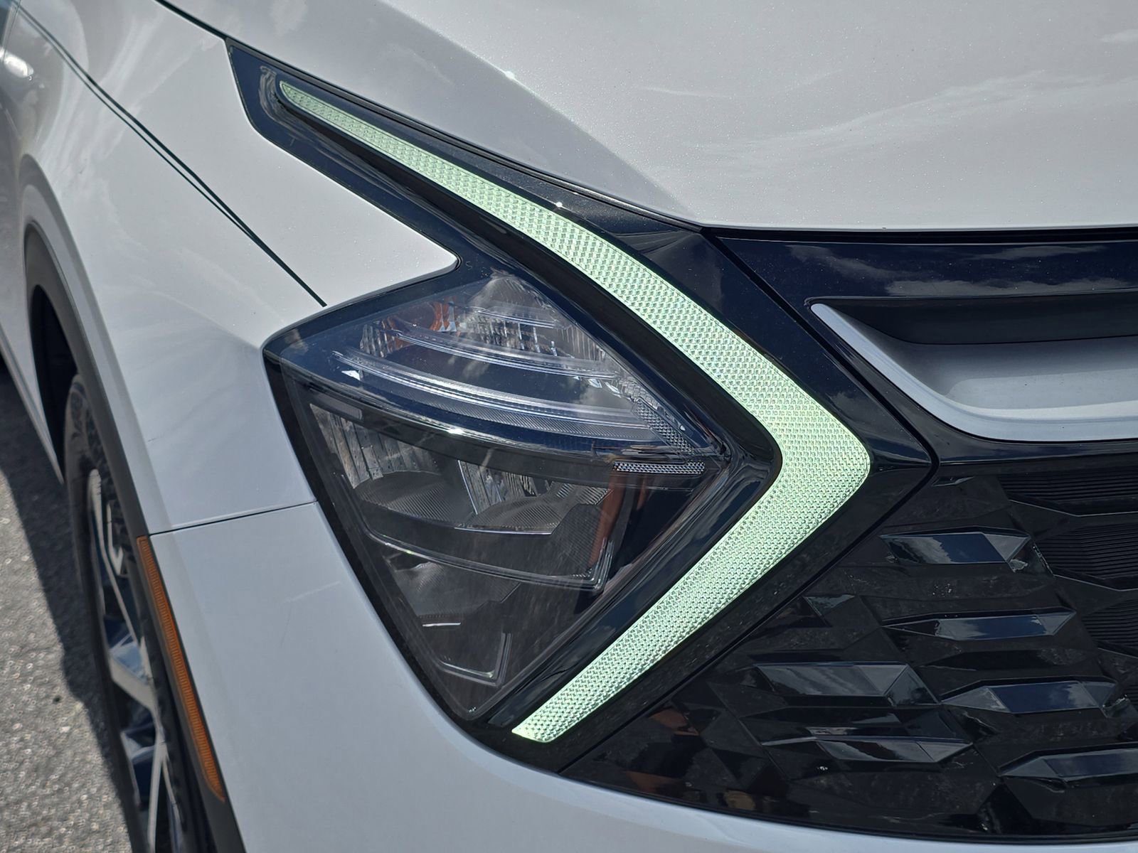 Used 2023 Kia Sportage EX image 7