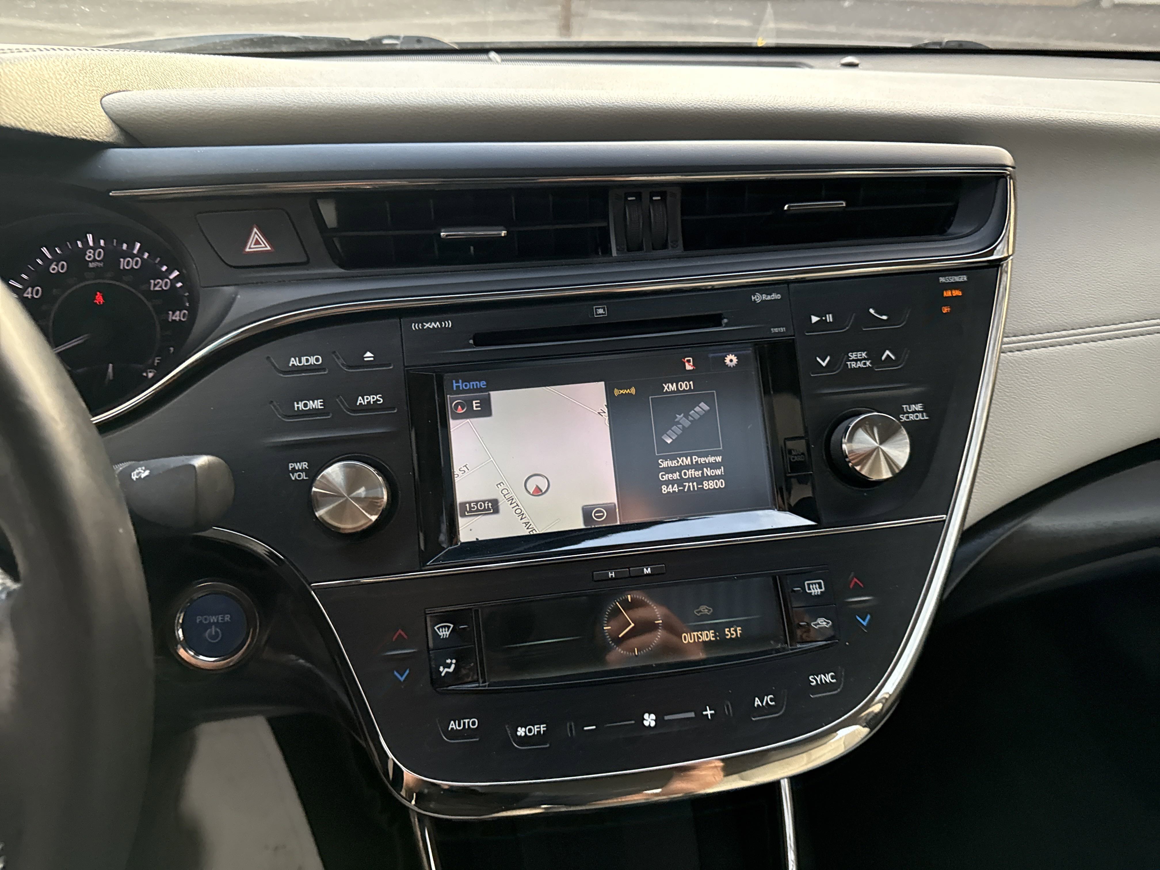 Used 2018 Toyota Avalon Limited image 18