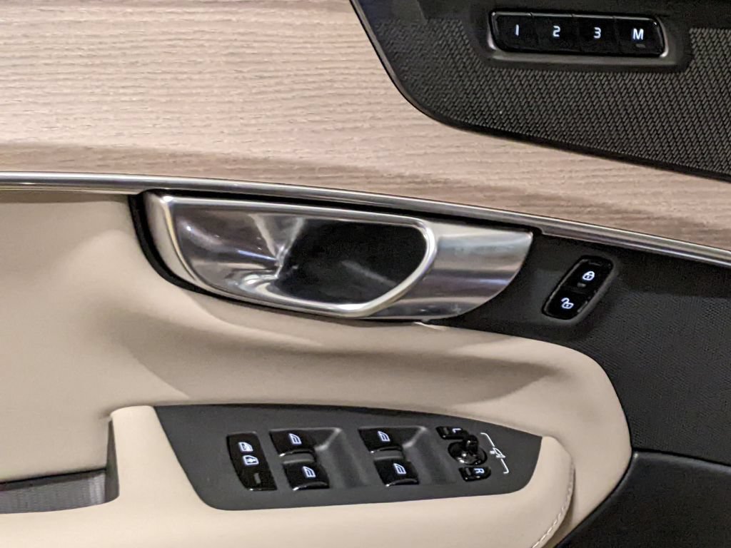 New 2026 Volvo XC90 B5 Plus AWD/4WD image 10