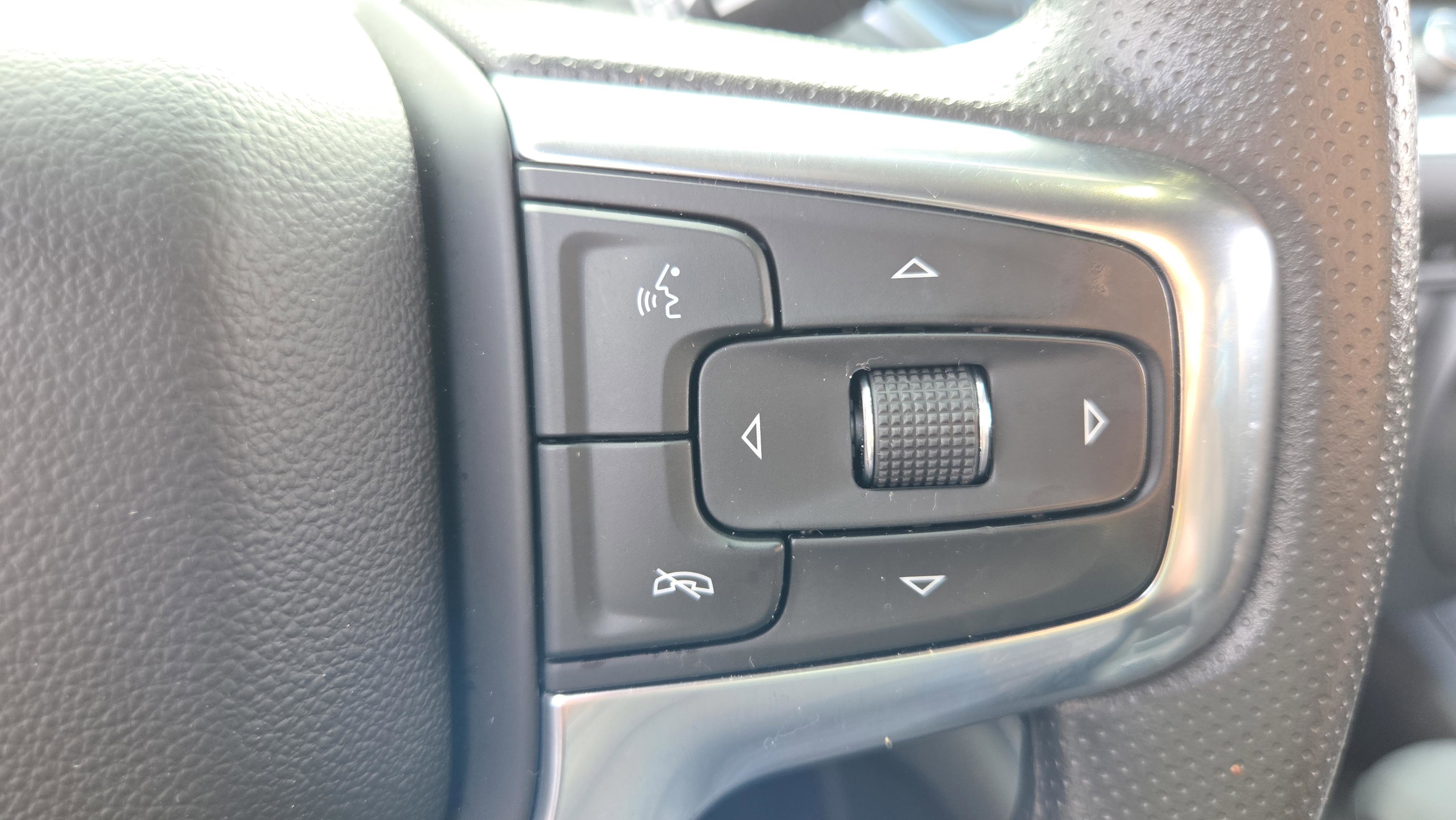 Used 2023 Chevrolet Blazer LT image 11