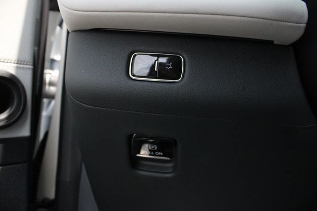 New 2027 Lincoln Navigator L Black Label w/ Black Label Special Edition AWD/4WD image 9