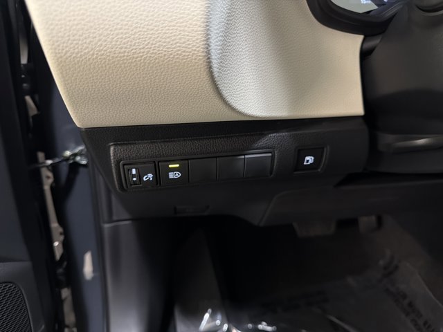 Used 2026 Toyota Corolla LE FWD image 35