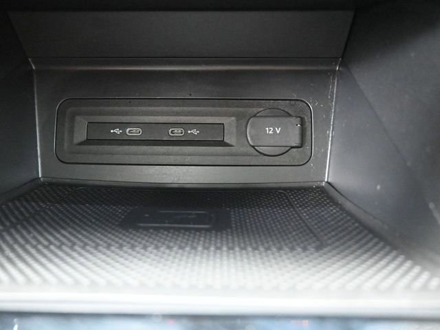 Certified 2023 Volkswagen Atlas Cross Sport SEL R-Line image 9