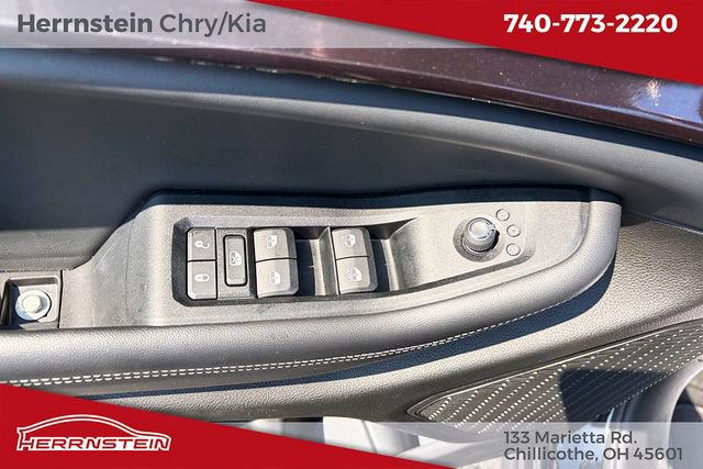 Used 2023 Jeep Grand Cherokee Altitude AWD/4WD image 12