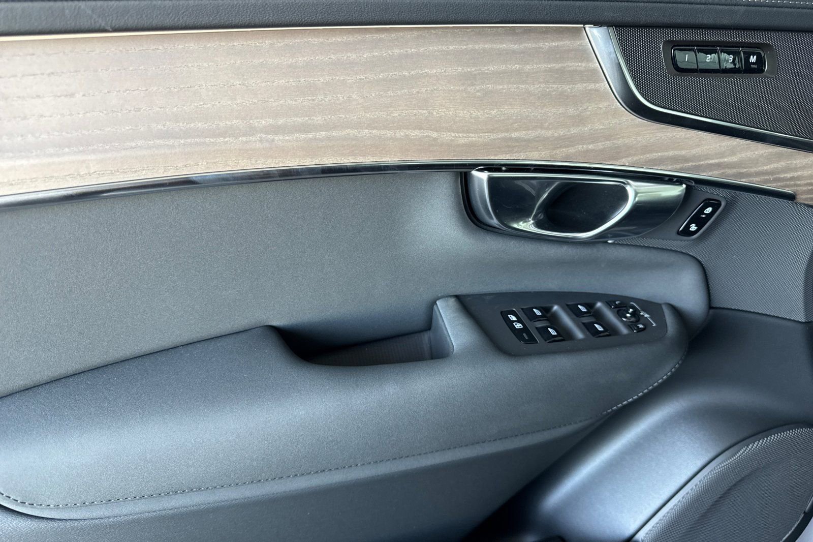 New 2026 Volvo XC90 B5 Plus w/ Protection Package image 14