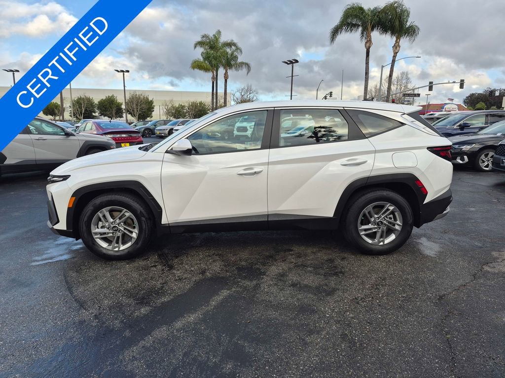 Used 2025 Hyundai Tucson SE image 4