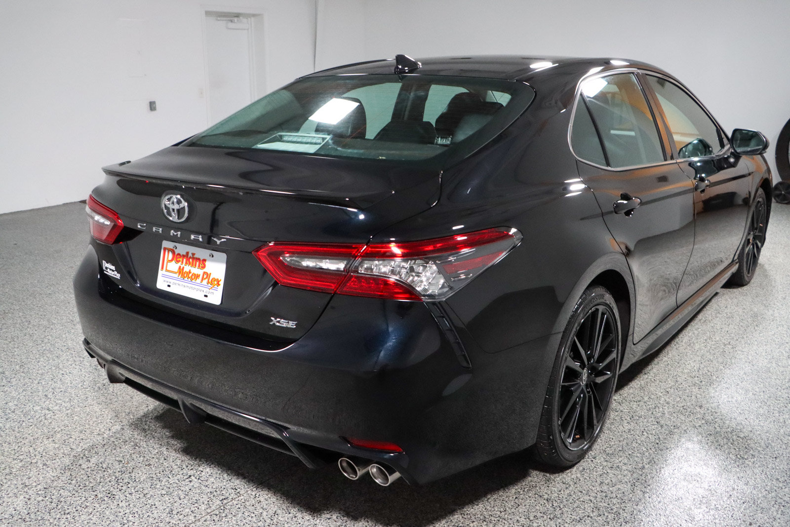 Used 2024 Toyota Camry XSE FWD image 7