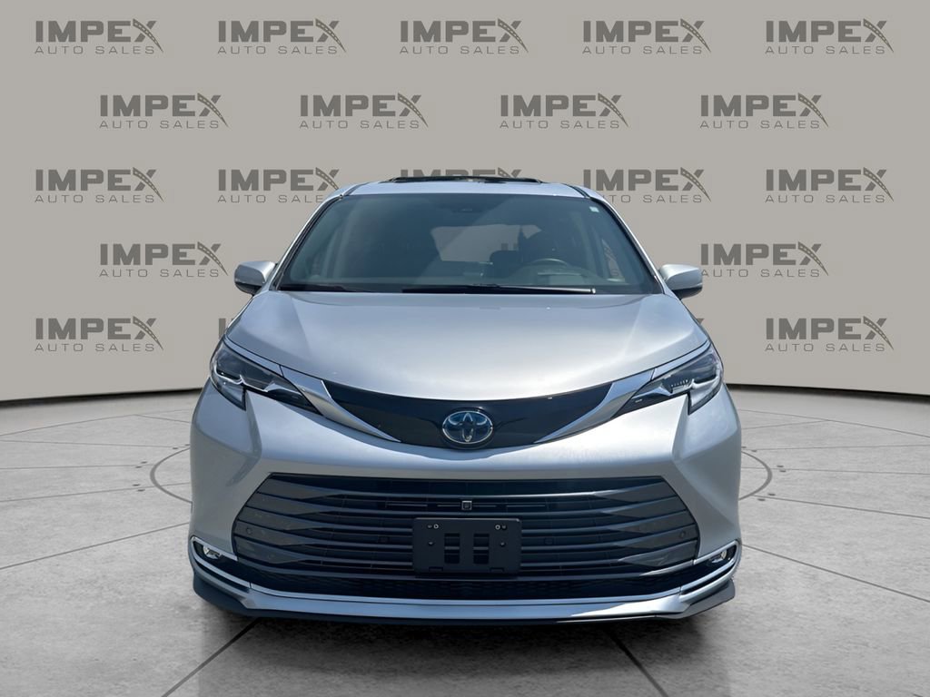 Used 2021 Toyota Sienna Platinum image 8