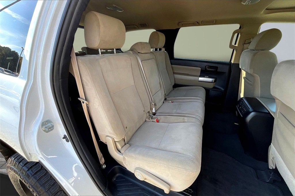 Used 2022 Toyota Sequoia SR5 image 27