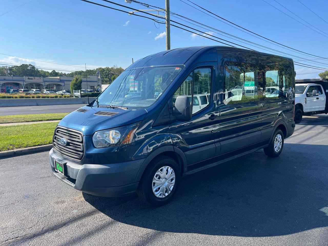 Used 2017 Ford Transit 350 XL RWD image 4