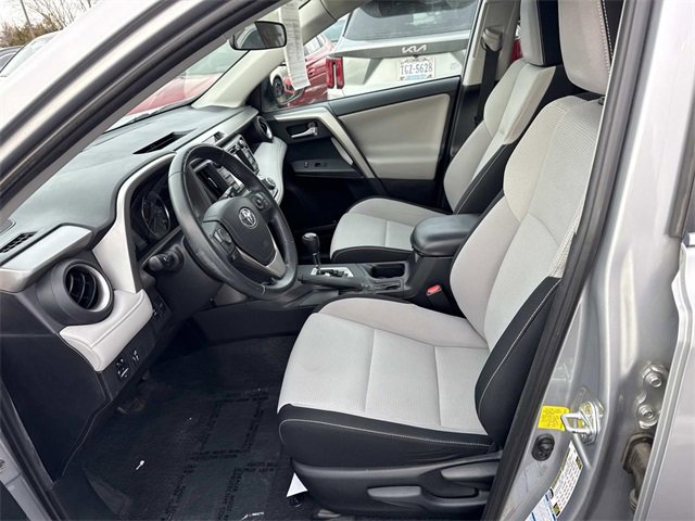 Used 2016 Toyota RAV4 XLE image 14
