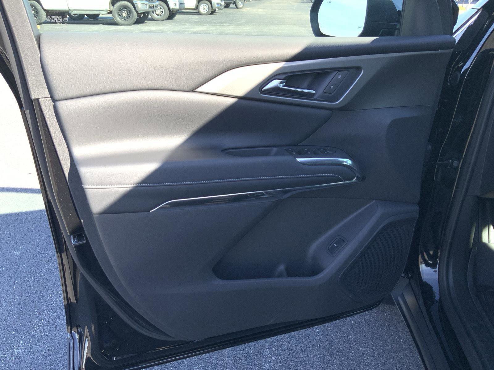 New 2026 Chevrolet Traverse LT w/ Driver Confidence Package image 25