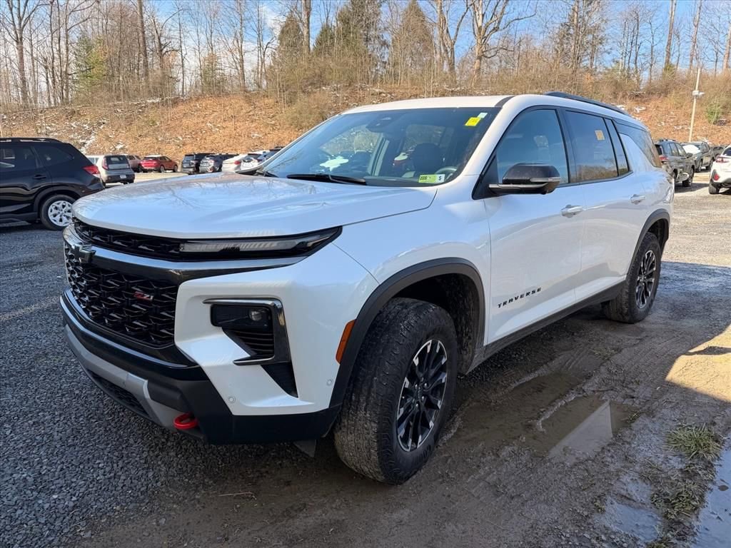 Used 2024 Chevrolet Traverse Z71 w/ Enhanced Driving Package image 2