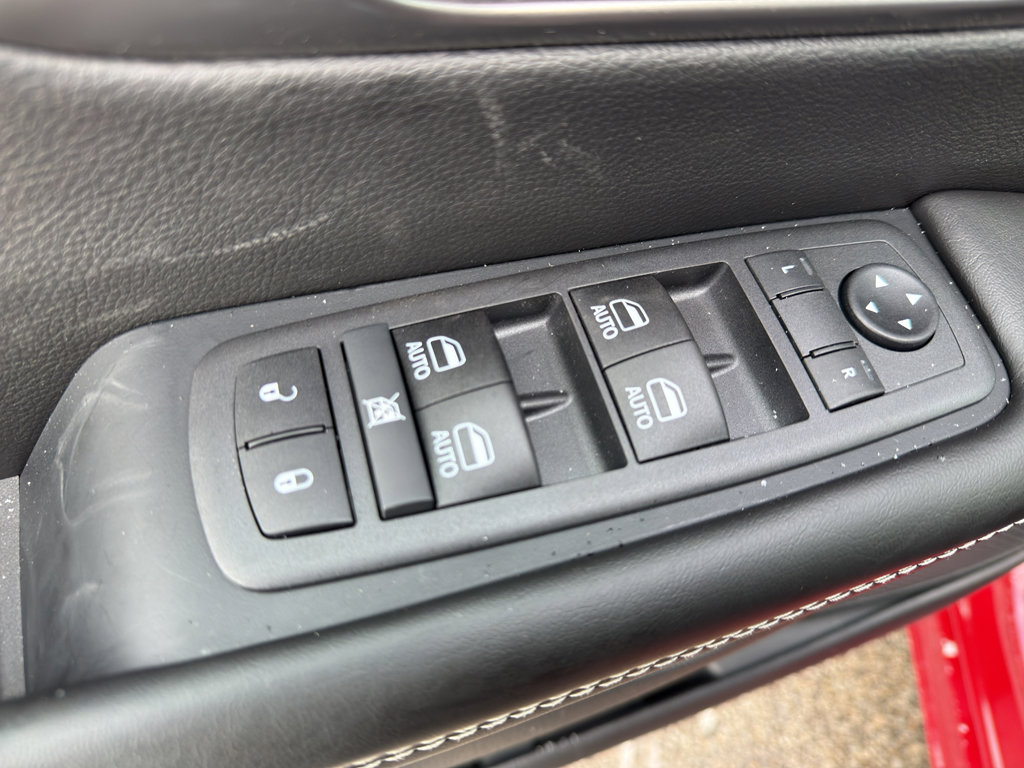 New 2026 Chrysler Pacifica Select image 12