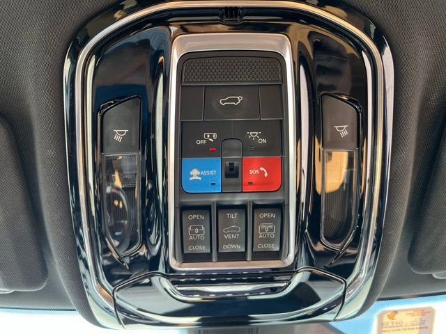 Used 2022 Jeep Grand Cherokee Summit w/ Advanced Protech Group IV AWD/4WD image 28