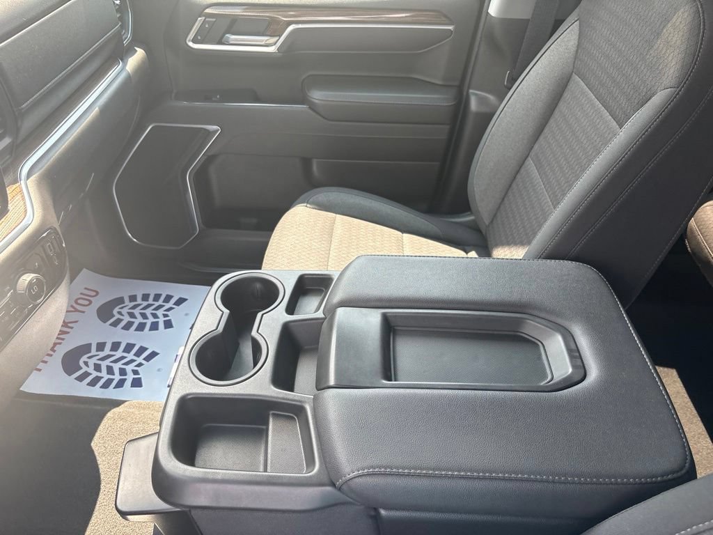 Used 2022 Chevrolet Silverado 1500 LT AWD/4WD image 24