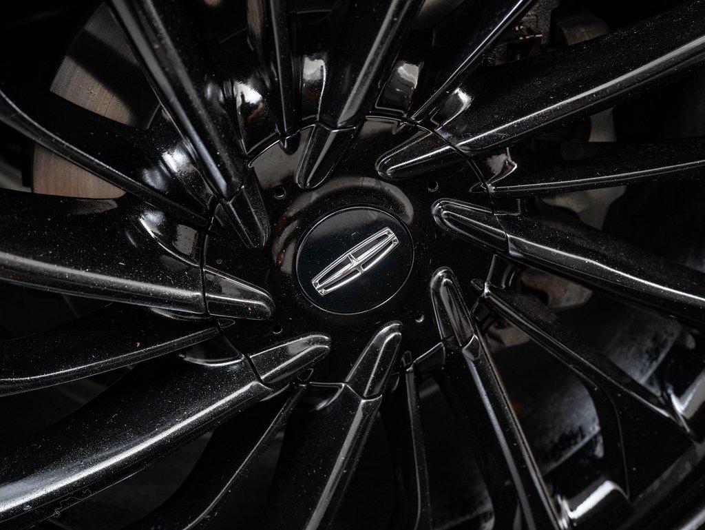 Used 2025 Lincoln Aviator Reserve w/ Equipment Group 201A image 8