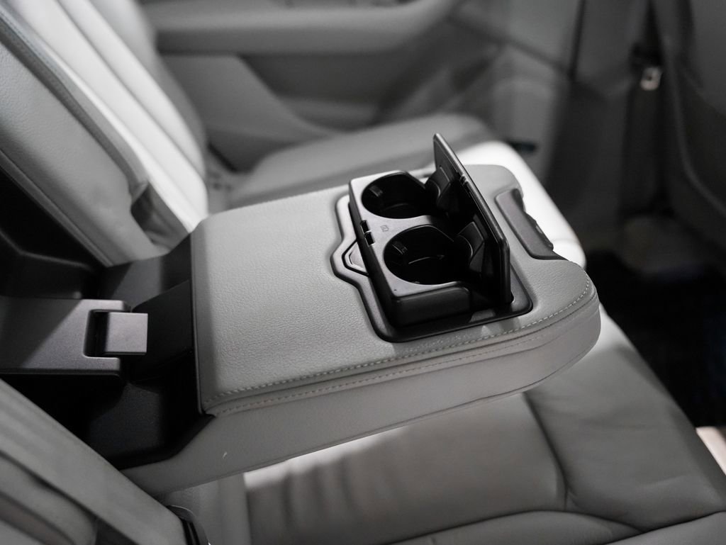 Used 2017 Audi Q7 3.0T Premium Plus w/ Premium Plus Package image 28