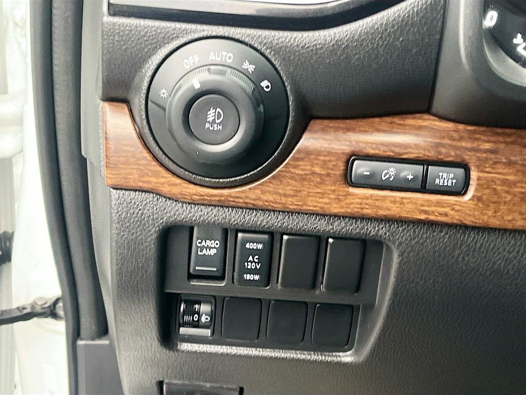 Used 2024 Nissan Titan Platinum Reserve image 10