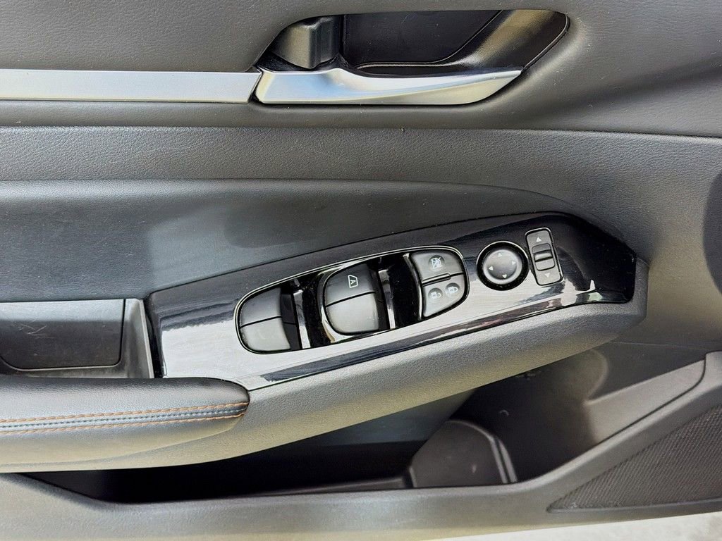 Used 2024 Nissan Altima 2.5 SR image 25