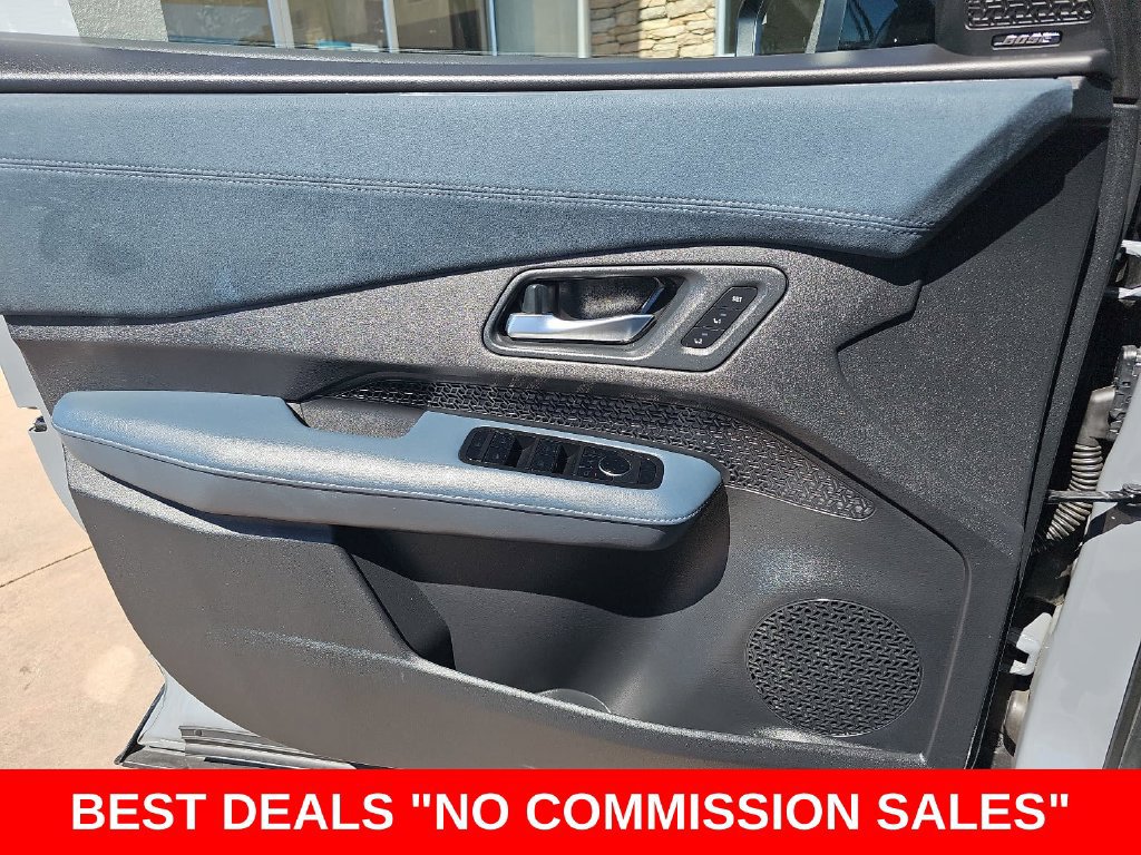 Used 2023 Nissan Ariya AWD/4WD image 28