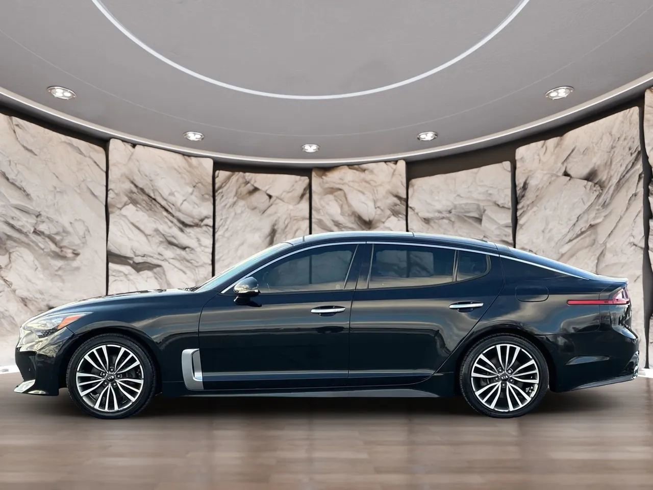 Used 2018 Kia Stinger Premium image 9