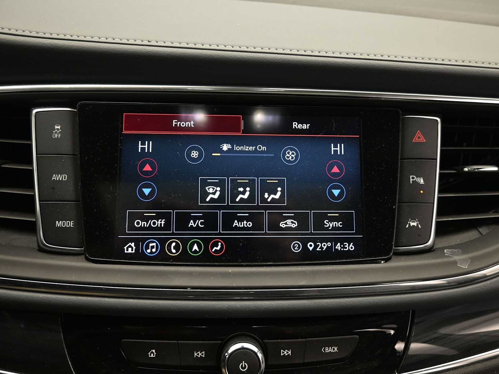 Used 2020 Buick Enclave Premium w/ Sun and Sites Package image 18