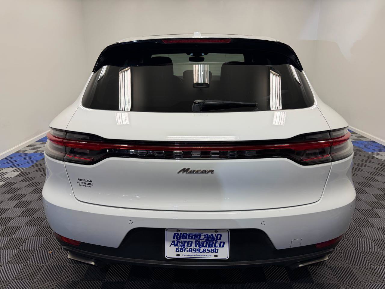 Used 2021 Porsche Macan AWD/4WD image 11