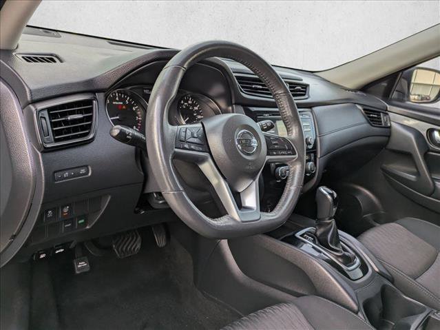 Used 2017 Nissan Rogue SV image 10
