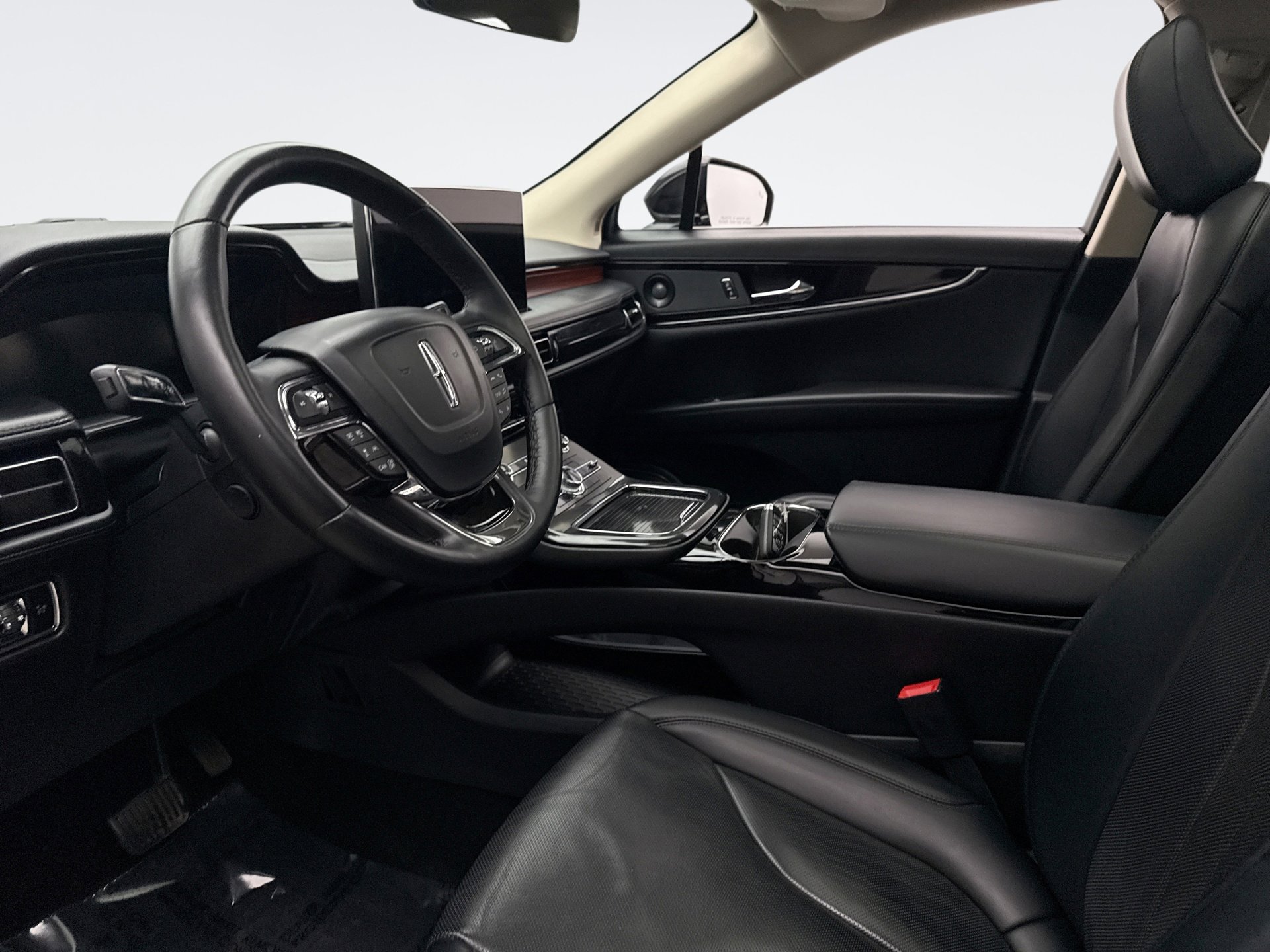 Used 2023 Lincoln Nautilus Reserve w/ Equipment Group 201A image 10