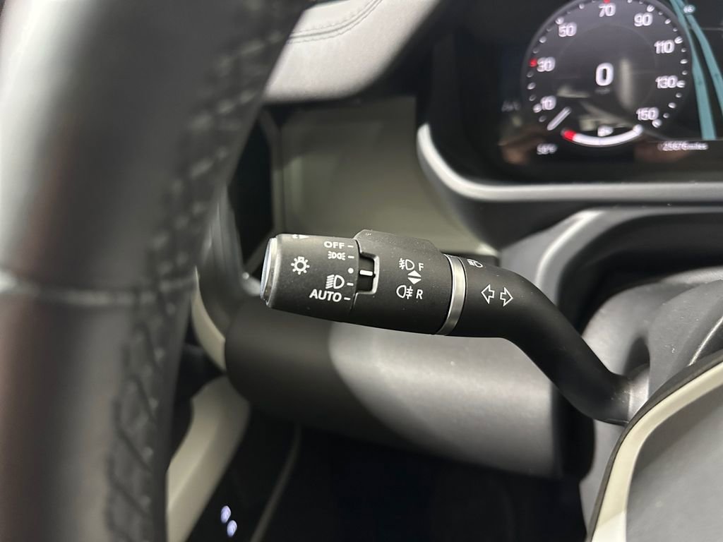 Used 2024 Land Rover Defender 110 X-Dynamic SE image 18