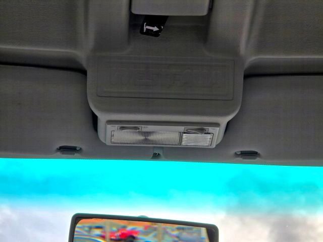 Used 2002 Volkswagen Eurovan MV FWD image 26