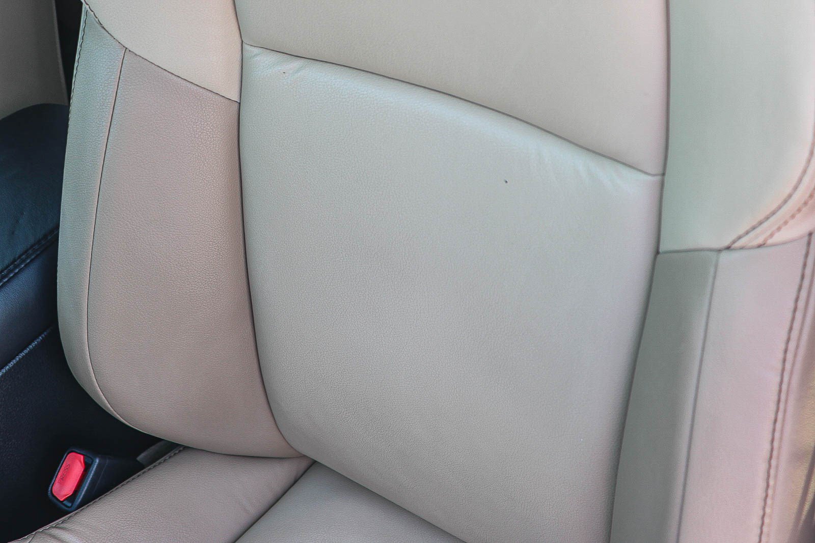 Used 2014 Toyota RAV4 Limited AWD/4WD image 23