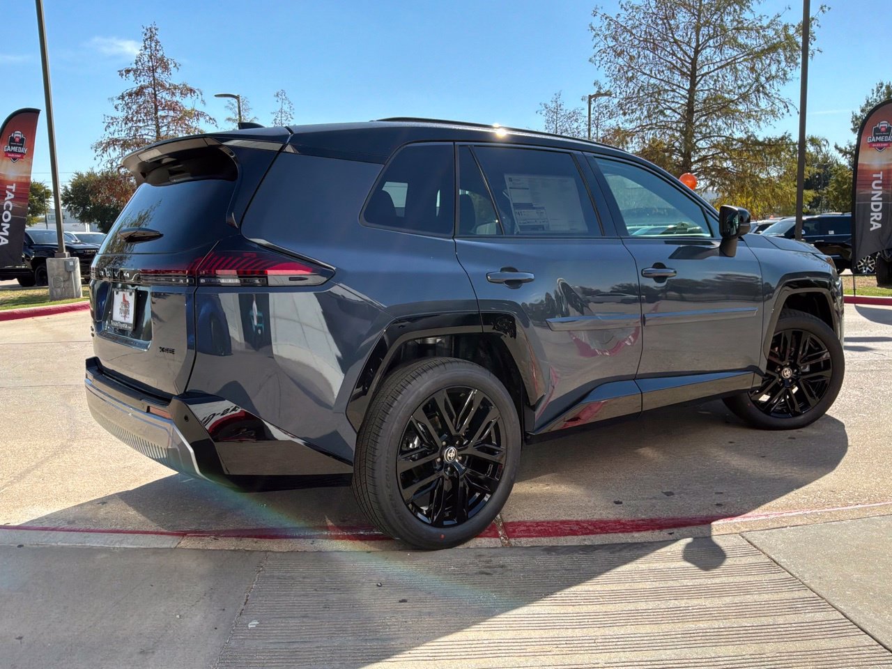 New 2026 Toyota RAV4 XSE w/ Panoramic Sun Roof Package AWD/4WD image 5