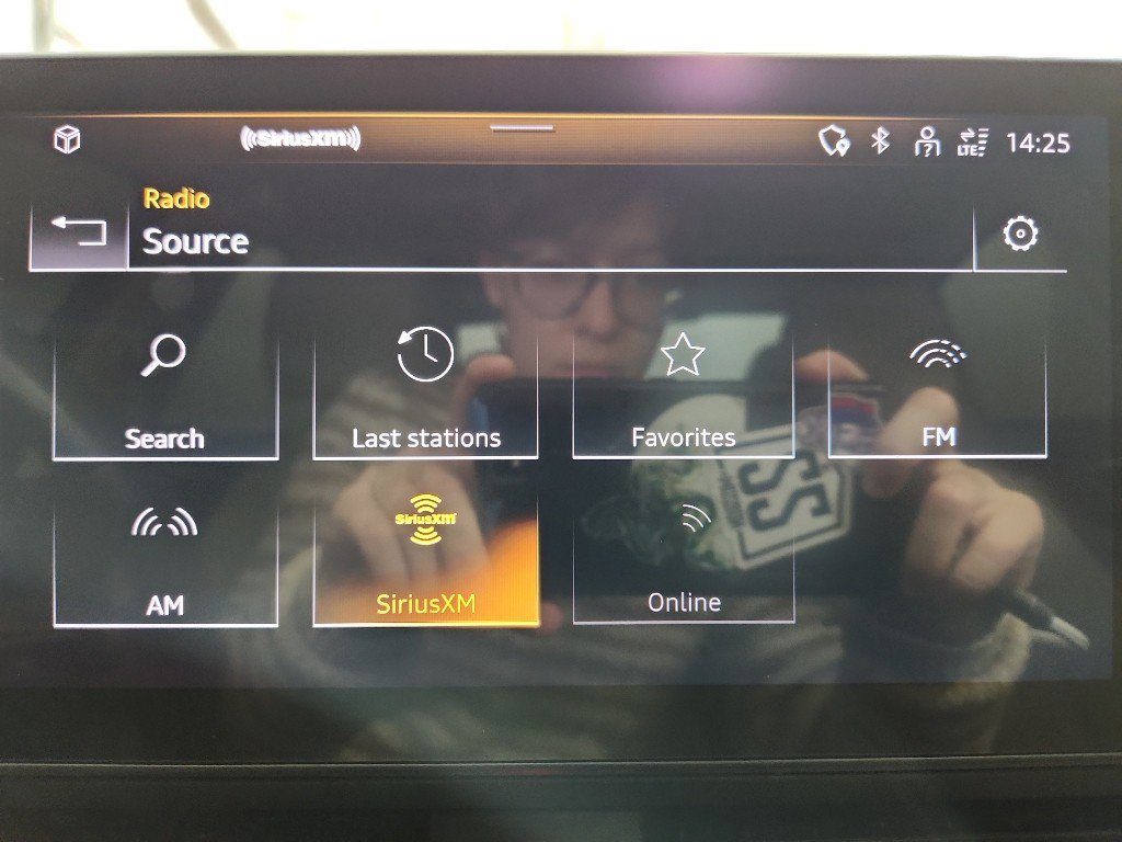 Used 2023 Audi A4 2.0T Premium w/ Convenience Package image 19