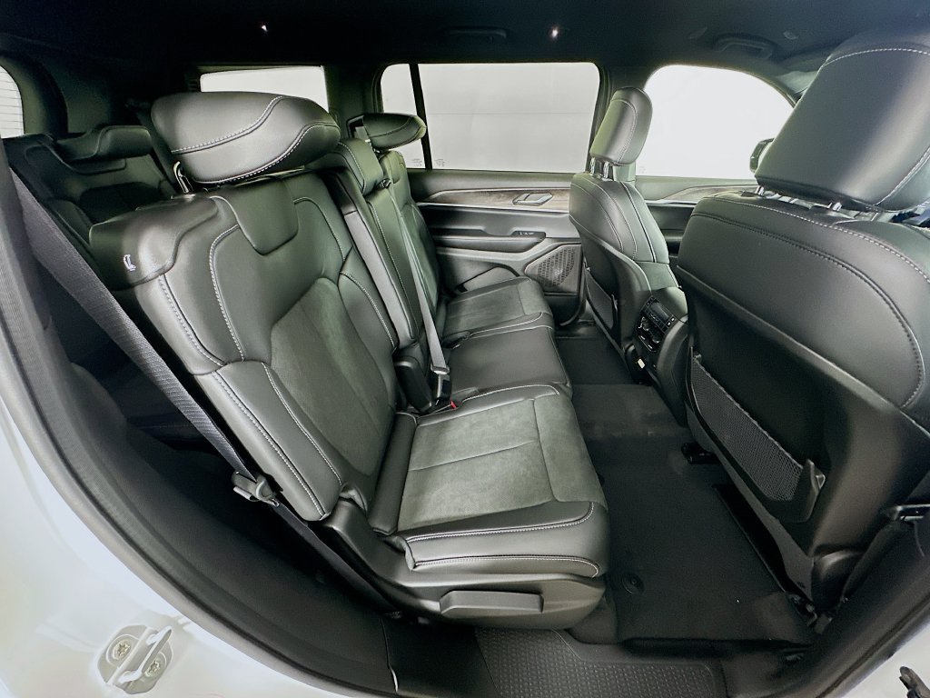 New 2026 Jeep Grand Cherokee L 4WD image 34