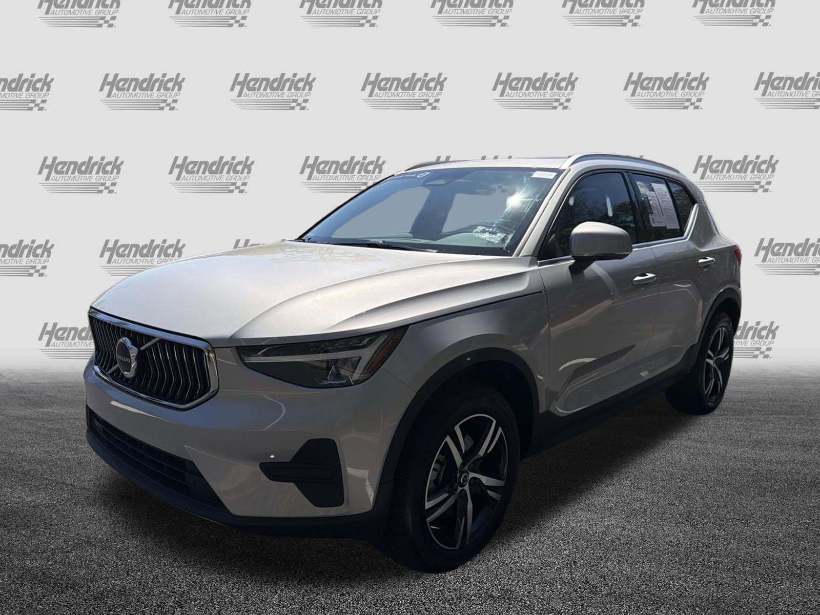 Certified 2025 Volvo XC40 B5 Core image 5