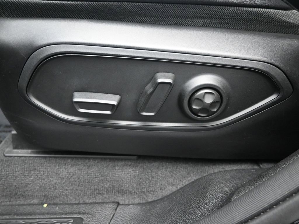 Used 2022 Jeep Grand Cherokee L Limited image 10