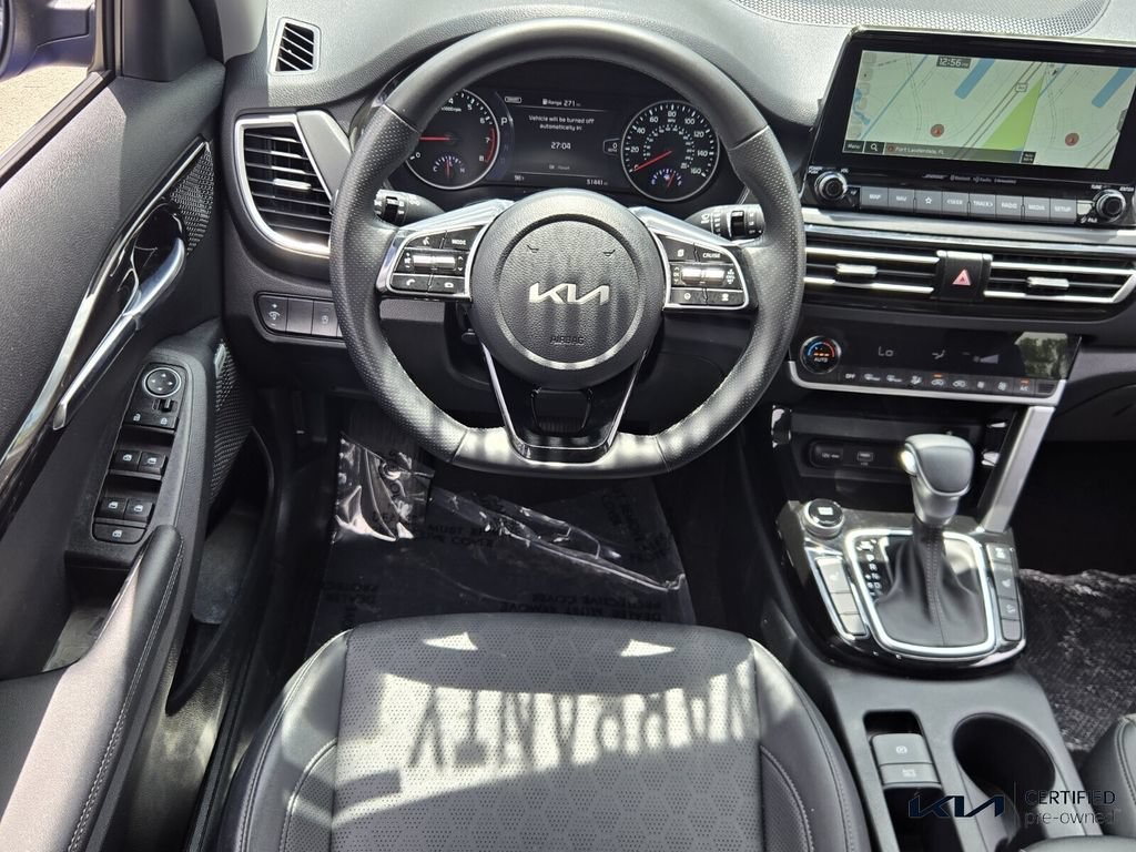 Certified 2023 Kia Seltos SX w/ SX Sunroof Package AWD/4WD image 13