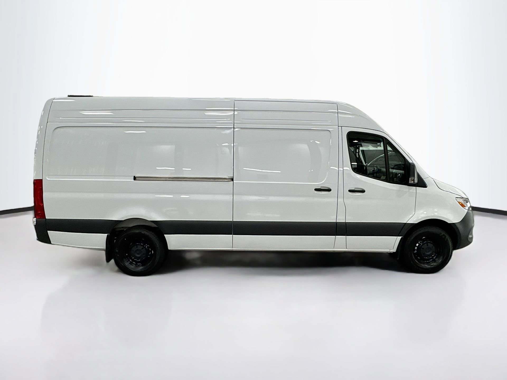 Used 2026 Mercedes-Benz Sprinter 2500 image 9