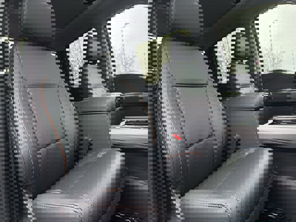 New 2026 Ford F350 Lariat w/ Black Appearance Package image 38