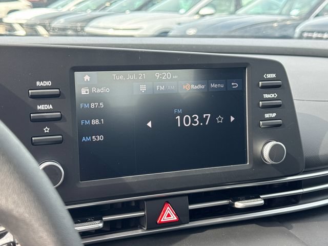 New 2026 Hyundai Elantra Hybrid FWD image 17