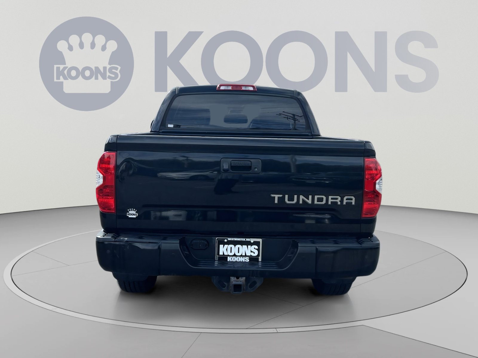 Used 2018 Toyota Tundra Limited w/ Limited Premium Package AWD/4WD image 5