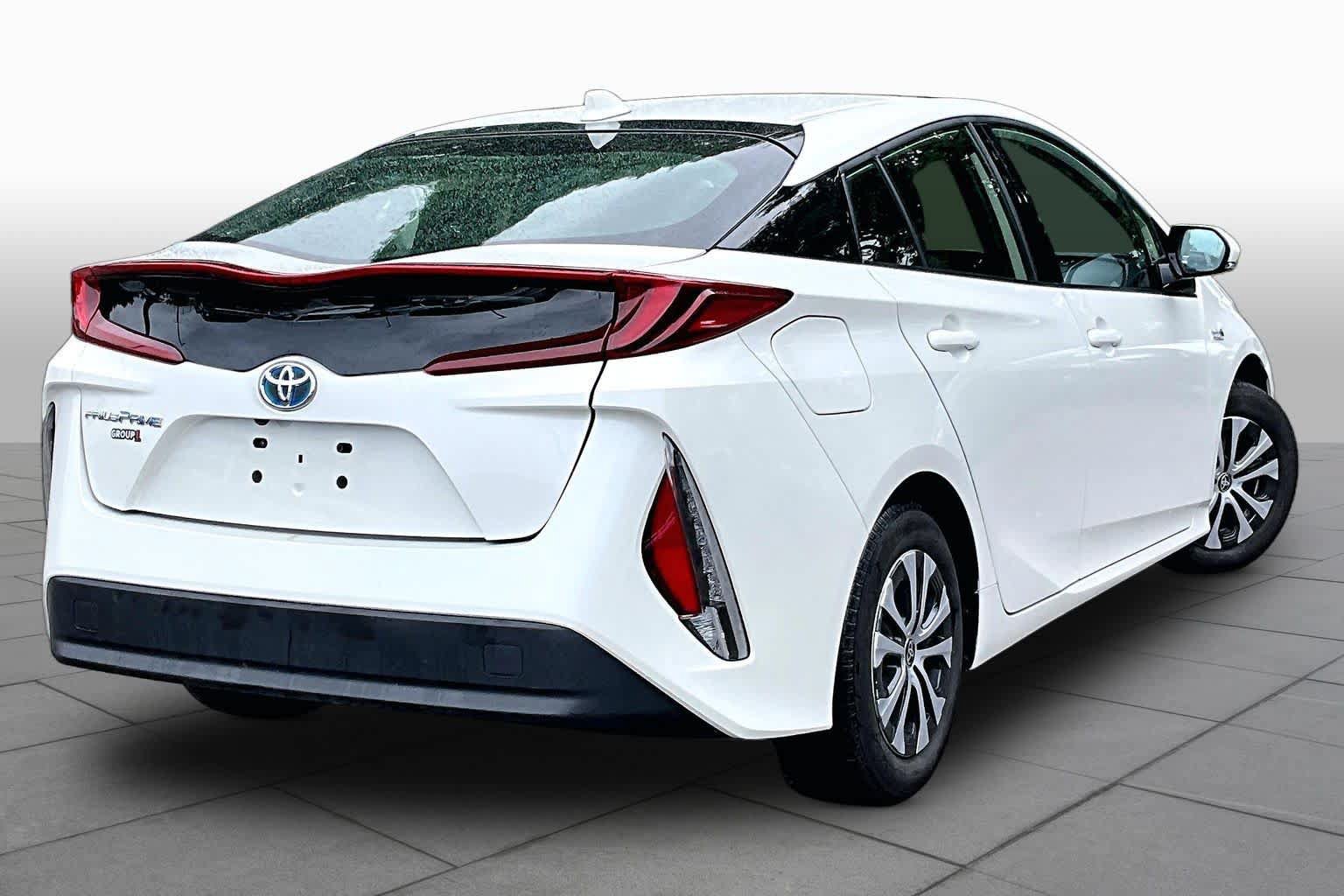 Certified 2020 Toyota Prius Prime LE FWD image 13