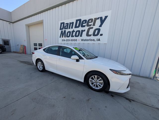 Used 2025 Toyota Camry LE FWD image 33